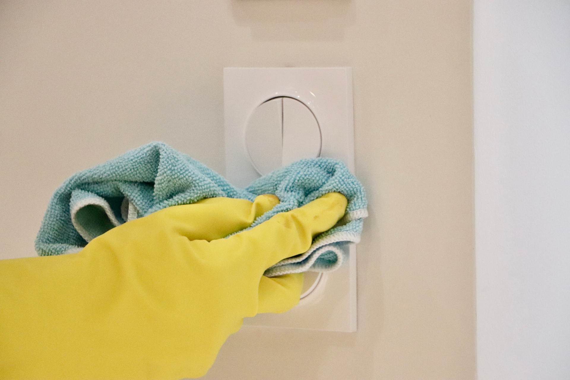 Désinfection des interrupteurs et points de contact